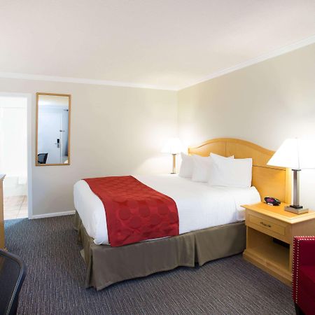 Ramada By Wyndham Duncan Cowichan Valley Εξωτερικό φωτογραφία