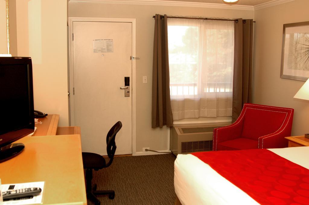 Ramada By Wyndham Duncan Cowichan Valley Εξωτερικό φωτογραφία